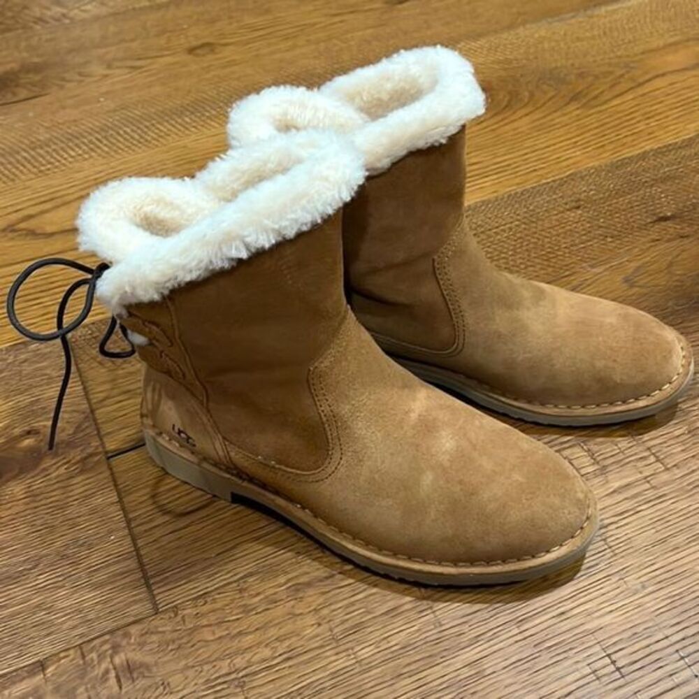 UGG Women's Naiyah Boot Chestnut Size 8
